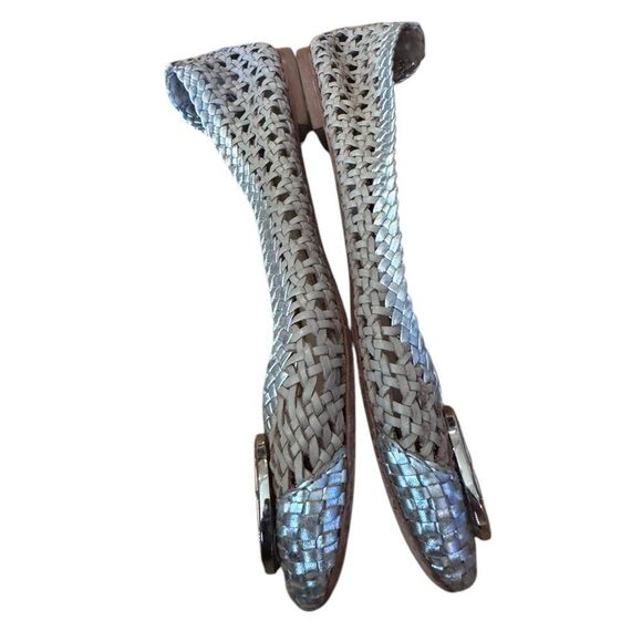 Tory Burch Chelsea Metallic Woven Leather Cap toe Flats in light taupe/silver 6 - Picture 3 of 9